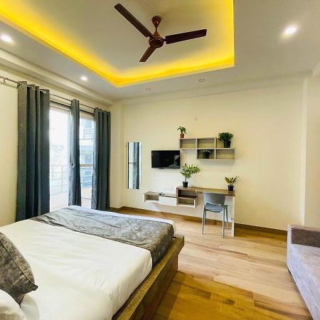 The Empire Suites 1Rk Near Max & Fortis Hospital Gurgaon Exterior photo