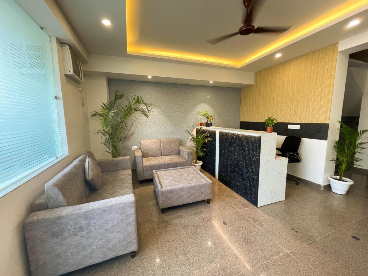 The Empire Suites 1Rk Near Max & Fortis Hospital Gurgaon Exterior photo
